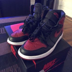 Jordan retro 1 banned nike